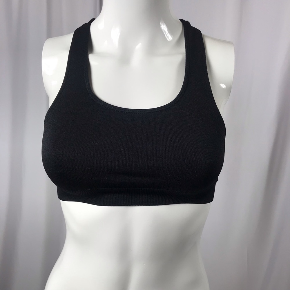 Black sports bra